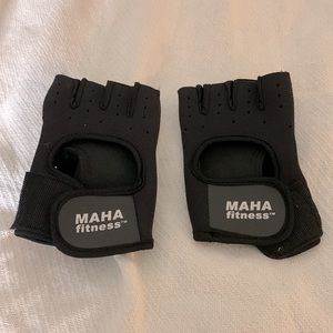 Women's small black weightlifting gloves